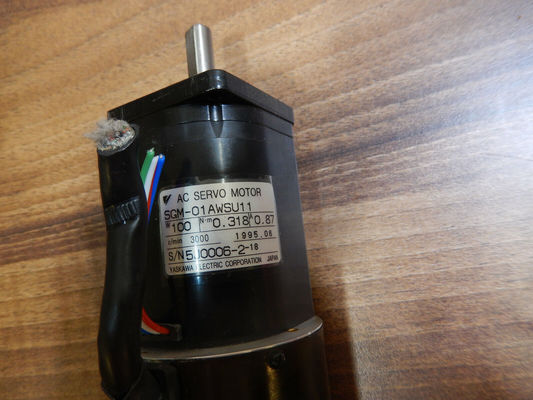 Yaskawa SGM-01ASO11 AC SERVO MOTOR 100W 200V 0.87A 3000RPM NEW