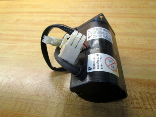 Yaskawa SGM-01B3FJ11 AC SERVO MOTOR 100W 100V 2.2A 3000RPM NEW