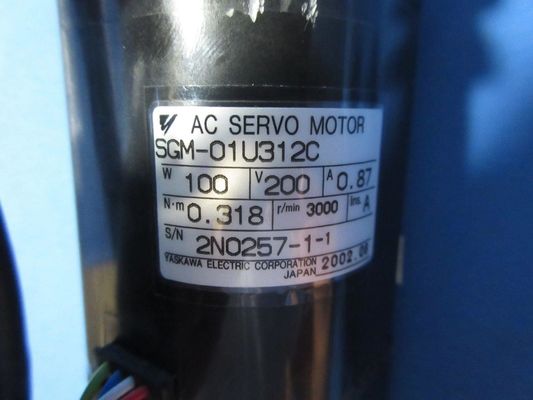 Yaskawa SGM-01U312 AC SERVO MOTOR 100W 200V 0.87A 3000RPM NEW