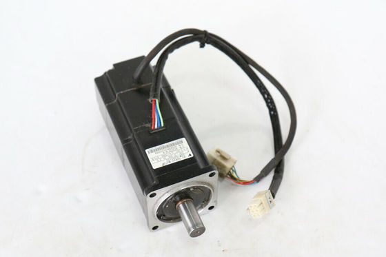 Yaskawa SGM-02A314C AC SERVO MOTOR 200W 200V 2A 3000RPM NEW