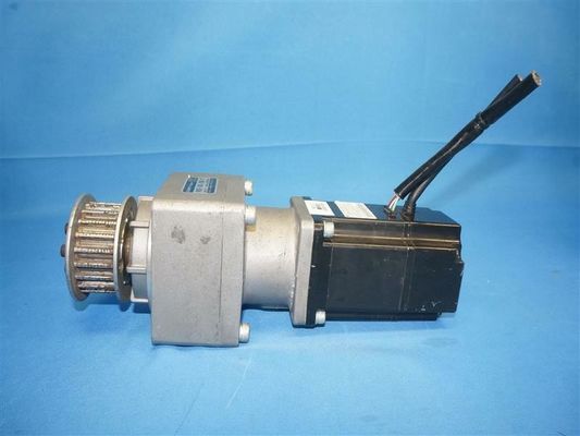 Yaskawa SGM-02A312-Y1 AC SERVO MOTOR 200W 200V 2A 3000RPM NEW