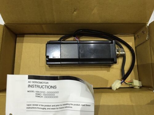 Yaskawa SGM-02A314B AC SERVO MOTOR 200W 200V 2A 3000RPM NEW
