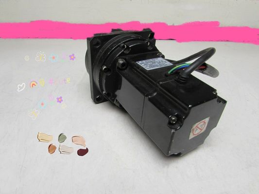Yaskawa SGM-02A3G16B AC SERVO MOTOR 200W 200V 2A 3000RPM NEW
