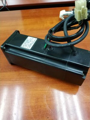 Yaskawa SGM-04A3G26 AC SERVO MOTOR 400W 200V 2.6A 3000RPM NEW