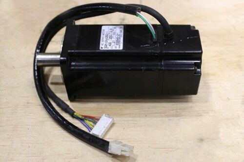 Yaskawa SGM-04A3S011 AC SERVO MOTOR 400W 200V 2.6A 3000RPM NEW