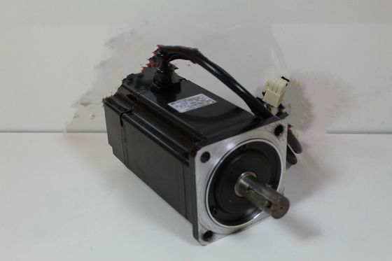 Yaskawa SGM-08A3G26B AC SERVO MOTOR 750W 200V 4.4A 3000RPM NEW