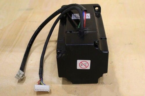 Yaskawa SGM-08A3S011 AC SERVO MOTOR 750W 200V 4.4A 3000RPM NEW