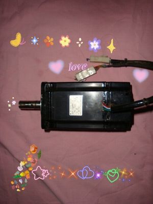 Yaskawa SGM-08A3ST13 AC SERVO MOTOR 750W 200V 4.4A 3000RPM NEW