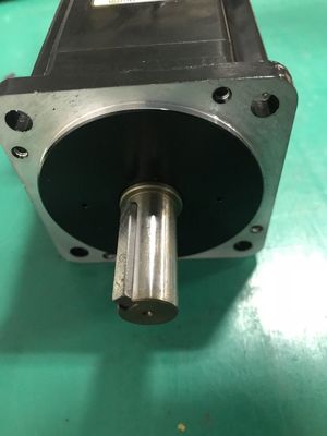Yaskawa SGM-08AW14 AC SERVO MOTOR 750W 200V 4.4A 3000RPM NEW