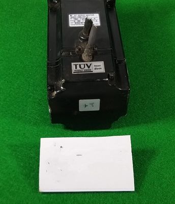 Yaskawa SGM-08V312 AC SERVO MOTOR 750W 200V 4.4A 3000RPM NEW