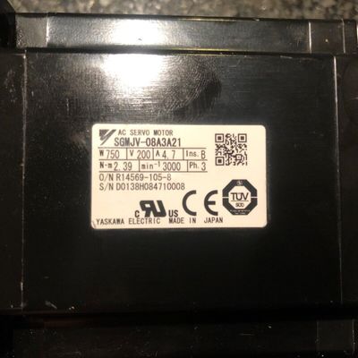 Yaskawa SGM-A3A3MA21 AC SERVO MOTOR 30W 200V 0.42A 3000RPM NEW