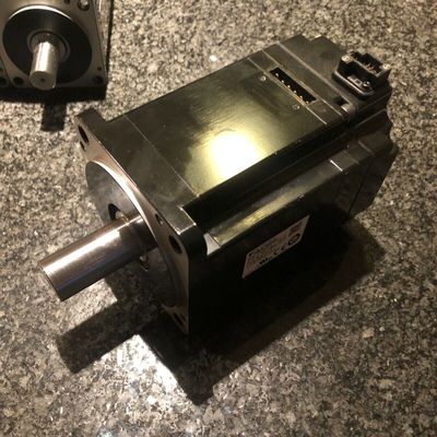 Yaskawa SGM-A3A3MA21 AC SERVO MOTOR 30W 200V 0.42A 3000RPM NEW