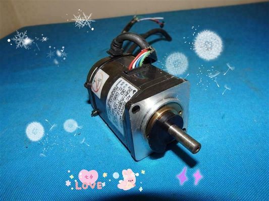Yaskawa SGM-A3B312 AC SERVO MOTOR 30W 100V 0.42A 3000RPM NEW