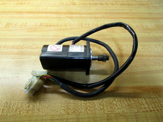 Yaskawa SGM-A3B3FJ11 AC SERVO MOTOR 30W 100V 0.42A 3000RPM NEW