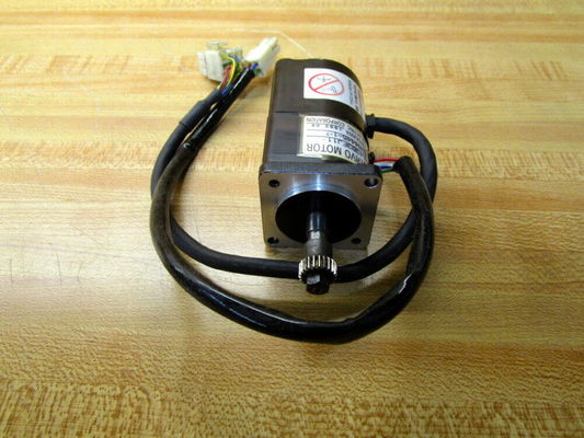 Yaskawa SGM-A3B3FJ11 AC SERVO MOTOR 30W 100V 0.42A 3000RPM NEW
