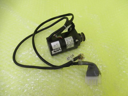 Yaskawa SGM-A5B312 AC SERVO MOTOR 50W 100V 0.9A 3000RPM NEW