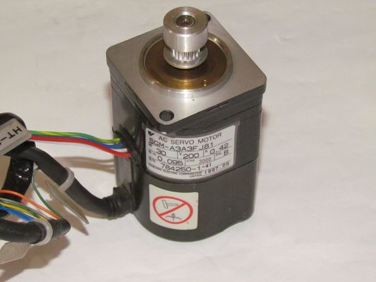 Yaskawa SGM-A5A3G16 AC SERVO MOTOR 50W 200V 0.6A 3000RPM NEW