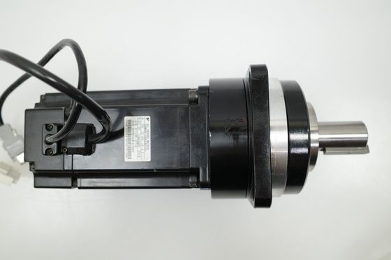 Yaskawa SGMAH-01AAAH161-E AC SERVO MOTOR 100W 200V 0.91A NEW