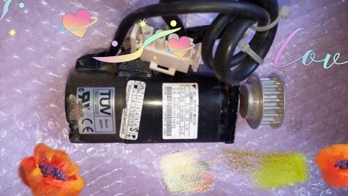 Yaskawa SGMAH-01BBA-TH12 AC SERVO MOTOR 100W 100V 2.4A NEW