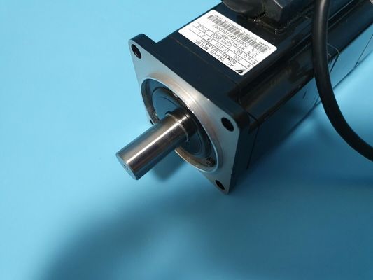 Yaskawa SGMAH-02AAA2B AC SERVO MOTOR 200W 200V 2.1A 3000RPM NEW