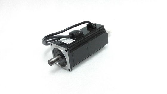 Yaskawa SGMAH-02AAA4C AC SERVO MOTOR 200W 200V 2.1A 3000RPM NEW