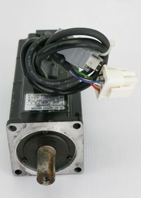 Yaskawa SGMAH-02AAA6C AC SERVO MOTOR 200W 200V 2.1A 3000RPM NEW