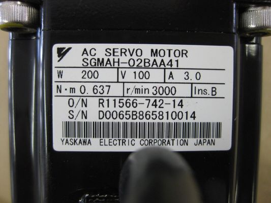 Yaskawa SGMAH-02BAA41 AC SERVO MOTOR 200W 100V 3A 3000RPM NEW