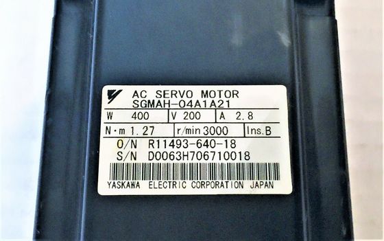 Yaskawa SGMAH-04A1A21 AC SERVO MOTOR 400W 200V 2.8A 3000RPM NEW