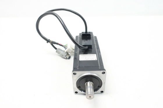 Yaskawa SGMAH-04A1A2C AC SERVO MOTOR 400W 200V 2.8A 3000RPM NEW