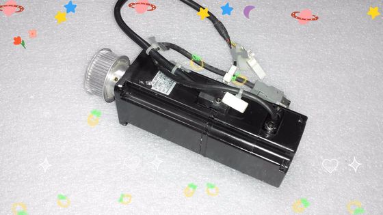 Yaskawa SGMAH-04A1A4C AC SERVO MOTOR 400W 200V 2.8A 3000RPM NEW