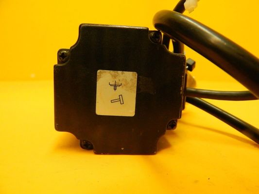 Yaskawa SGMAH-04AAA2B AC SERVO MOTOR 400W 200V 3000RPM 2.8A NEW