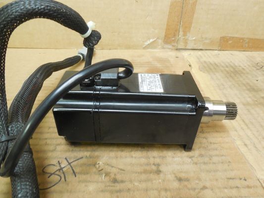 Yaskawa SGMAH-04A1A-SM21 AC SERVO MOTOR 400W 200V 3000RPM NEW