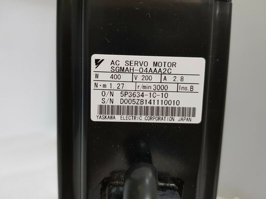 Yaskawa SGMAH-04AAA2C AC SERVO MOTOR 400W 200V 3000RPM 2.8A NEW