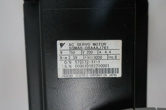 Yaskawa SGMAH-08AAAH761 AC SERVO MOTOR 750W 200V 3000RPM 4.4A NEW