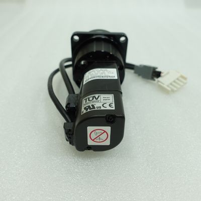 Yaskawa SGMAH-08AAAHC6B AC SERVO MOTOR 750W 200V 3000RPM 4.4A NEW