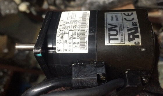 Yaskawa SGMAH-A3A1A21 AC SERVO MOTOR 30W 200V 3000RPM 0.44A NEW