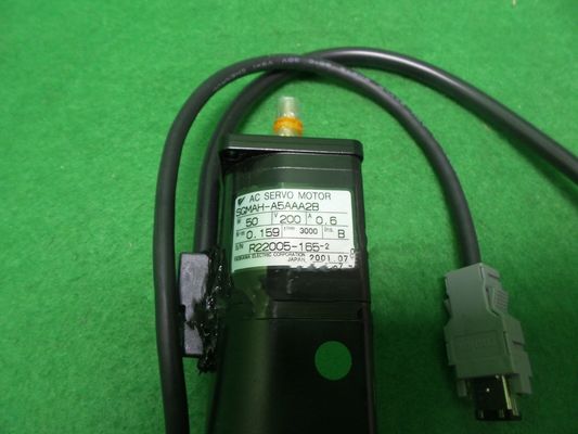 Yaskawa SGMAH-A5AAA2B AC SERVO MOTOR 50W 200V 3000RPM 0.6A NEW