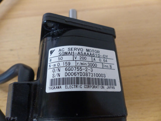 Yaskawa SGMAH-A5AAA61D AC SERVO MOTOR 50W 200V 3000RPM 0.64A NEW