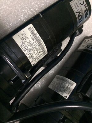 Yaskawa SGMAH-A5AAAG12C AC SERVO MOTOR 50W 200V 3000RPM 0.64A NEW