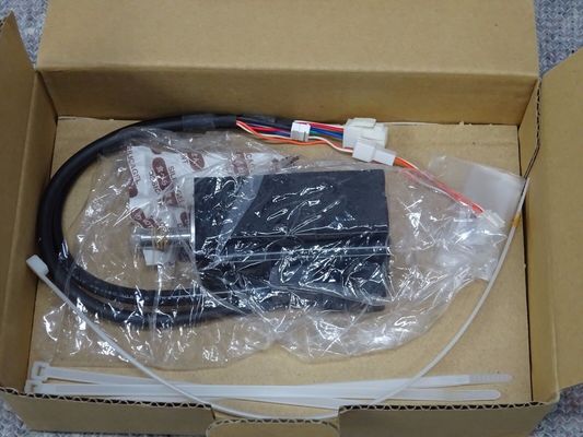 Yaskawa SGMAS-01A2A-FJ12 AC SERVO MOTOR 100W 200V 3000RPM 0.91A NEW