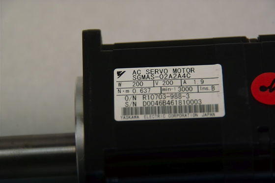 Yaskawa SGMAS-02A2A4C AC SERVO MOTOR 200W 200V 3000RPM 1.9A NEW