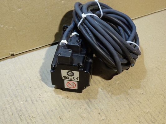 Yaskawa SGMAS-04ACABC AC SERVO MOTOR 400W 200V 3000RPM 2.6A NEW