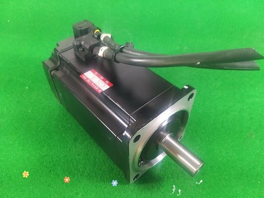 Yaskawa SGMAS-12A2A21 AC SERVO MOTOR 1.15KW 200V 3000RPM 8.5A NEW