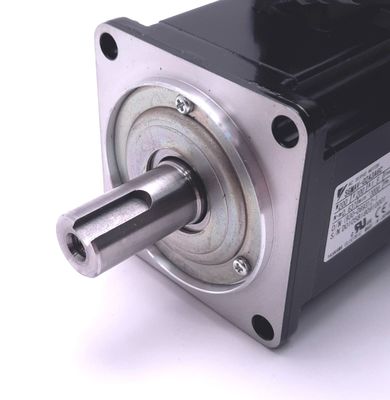 Yaskawa SGMAV-01A3A6S AC SERVO MOTOR 100W 200V 3000RPM 0.91A NEW