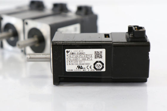 Yaskawa SGMAV-01ADA21 AC SERVO MOTOR 100W 200V 3000RPM 0.91A NEW