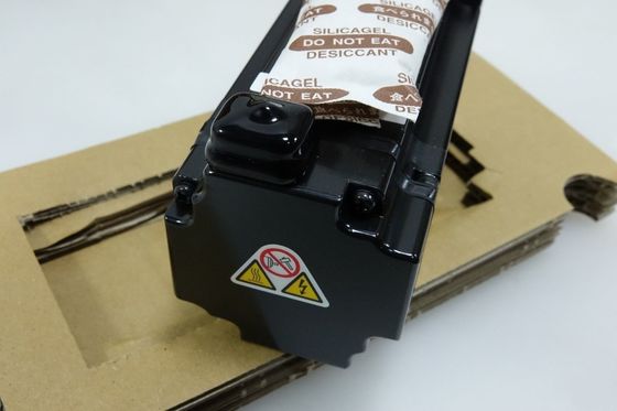 Yaskawa SGMAV-06ADAHB21 AC SERVO MOTOR 550W 200V 3000RPM 3.8A NEW