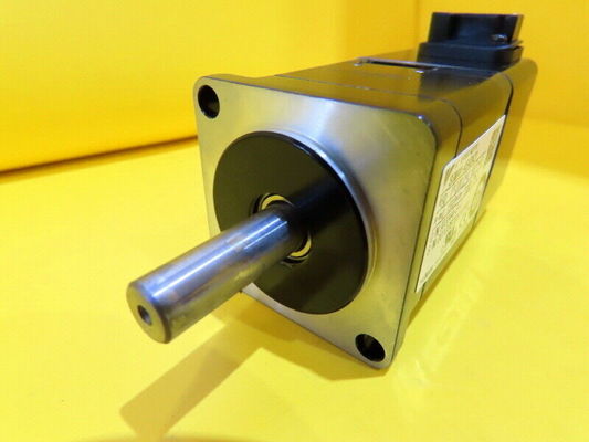 Yaskawa SGMAV-A5ADA21 AC SERVO MOTOR 50W 200V 3000RPM 0.66A NEW