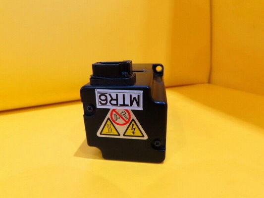 Yaskawa SGMAV-A5ADA21 AC SERVO MOTOR 50W 200V 3000RPM 0.66A NEW