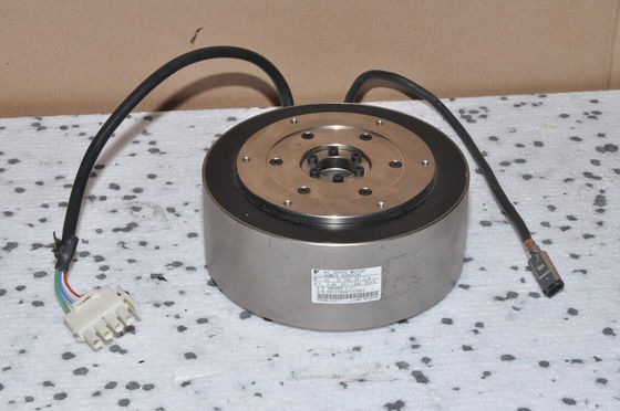 Yaskawa SGMCS-02B3C41 AC SERVO MOTOR 1.8A 42W 200V 200RPM NEW