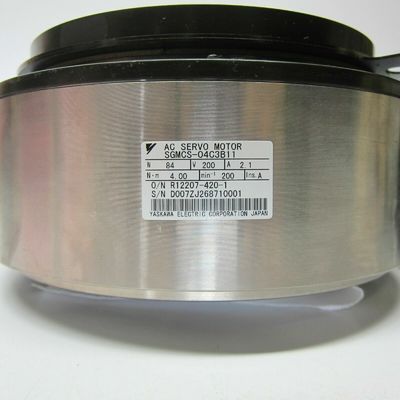 Yaskawa SGMCS-04C3B11 AC SERVO MOTOR 2.1A 84W 200V 200RPM NEW